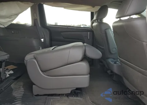 2013 Honda Odyssey Touring z USA, uszkodzony, nr VIN 5FNRL5H96DB040573